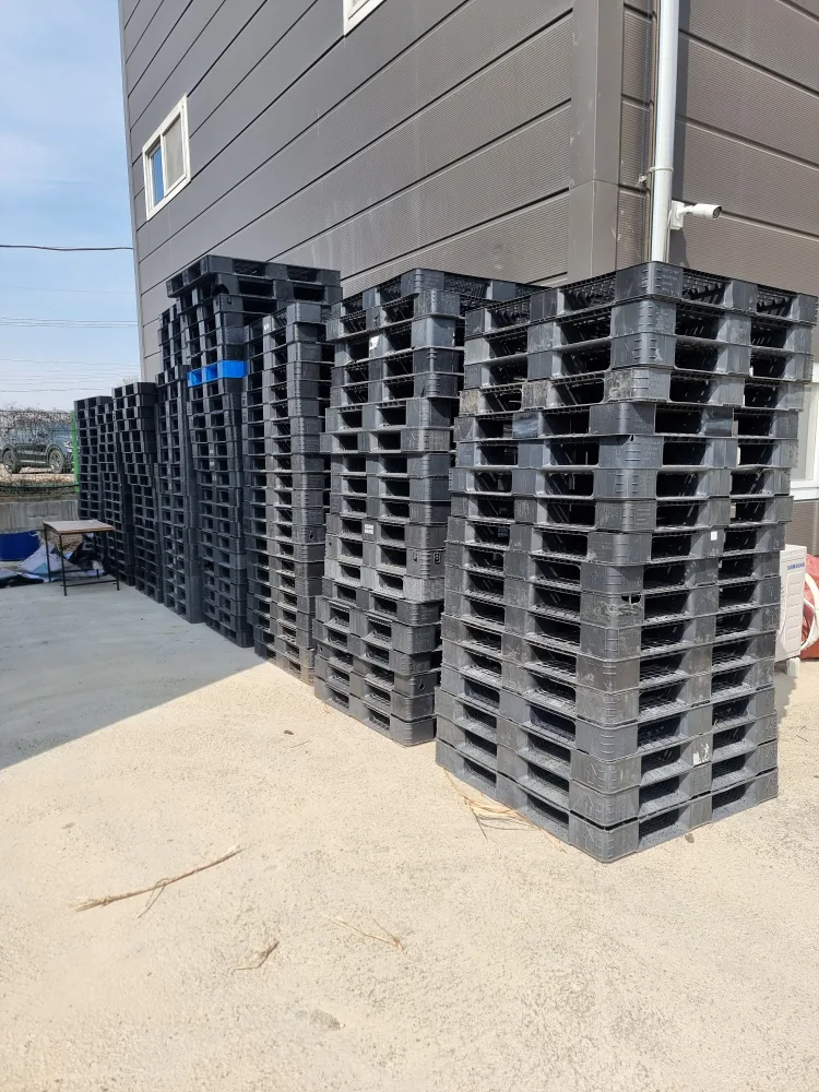 중고 플라스틱 파레트 팝니다.