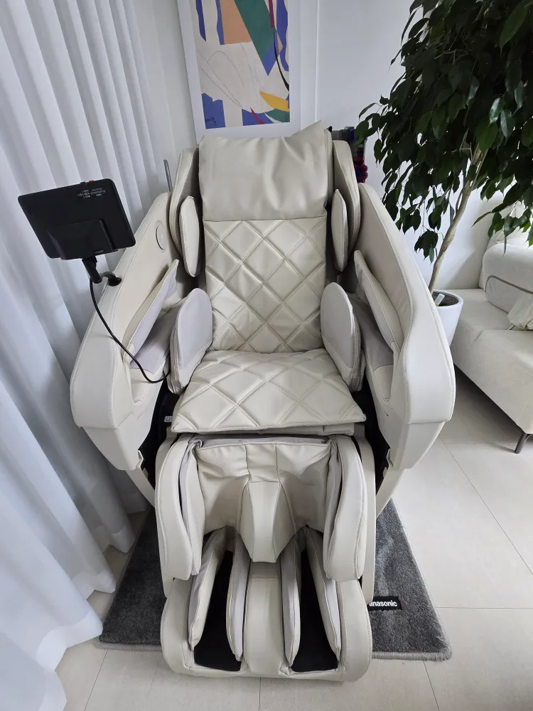 파나소닉 최신형 안마의자 EP-MAN1 아이보리