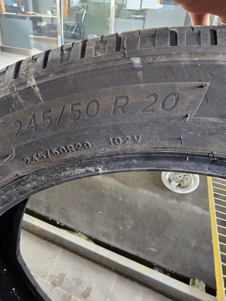 펠리세이드 20인치 중고 타이어 팔아요.