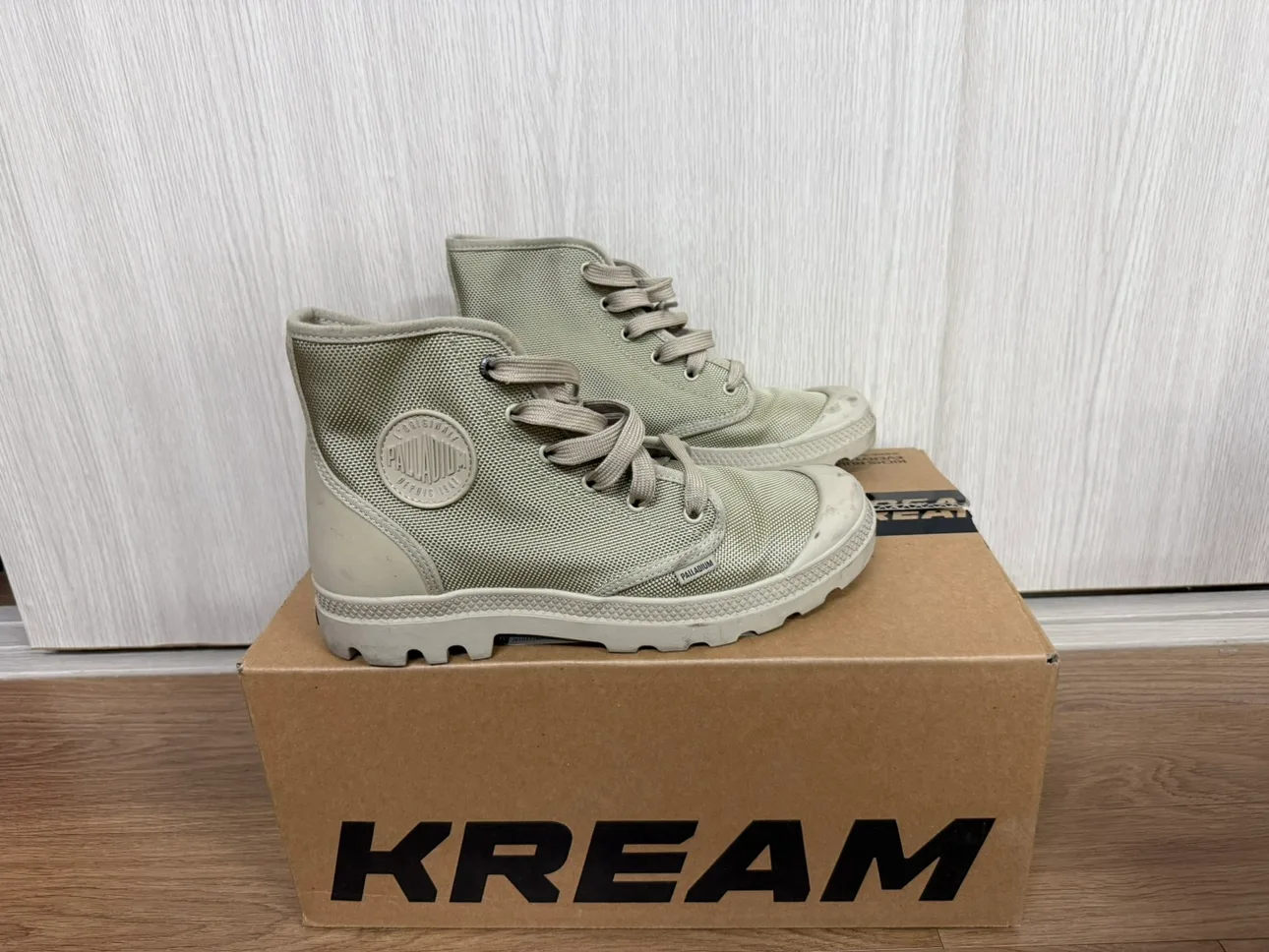 팔라디움 베이지 워커 260 극미중고