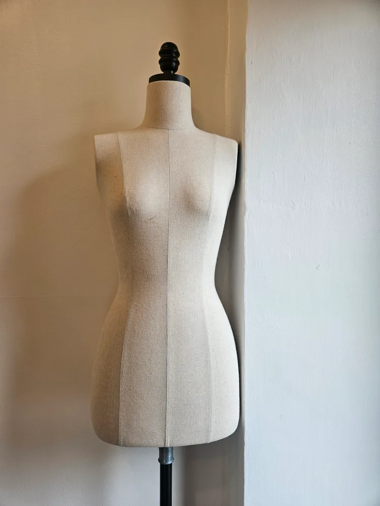 마네킹,벽 행거. 옷가게 중고