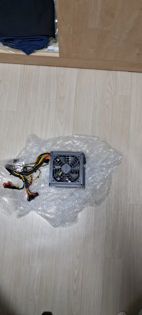 중고로 산 600w팔아요