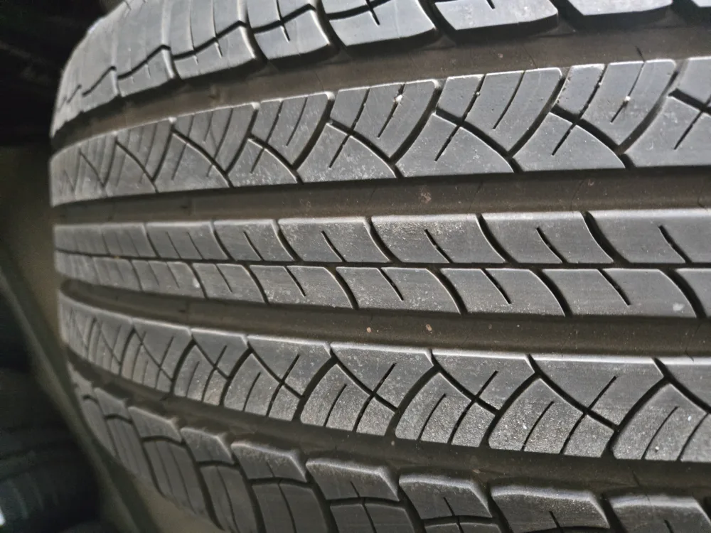 235 55 19 미쉐린 중고1개팝니다