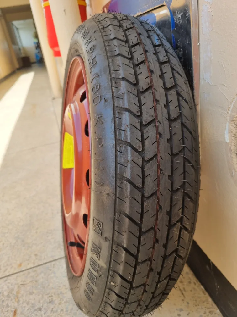 아반테중고 스페어 타이어