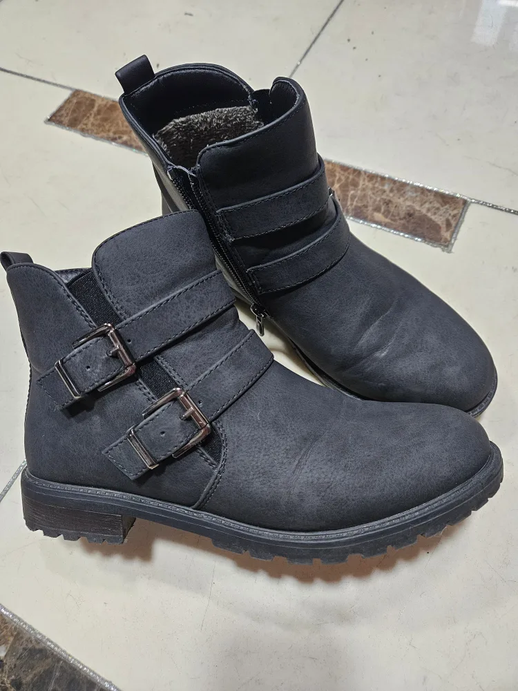 블랙 앵클부츠 235