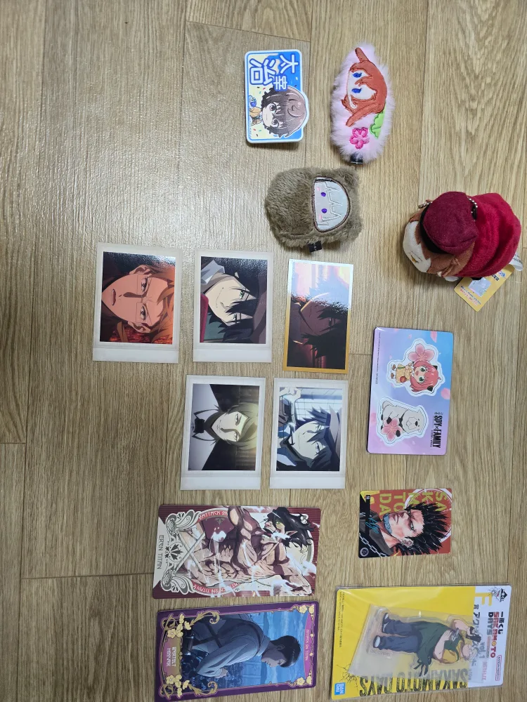 중고 굿즈 판매(문스독, 진격거, 사카데이, 스패)