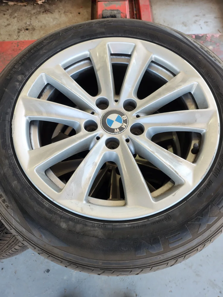 bmw 17인치 중고휠 한대분 넘겨요