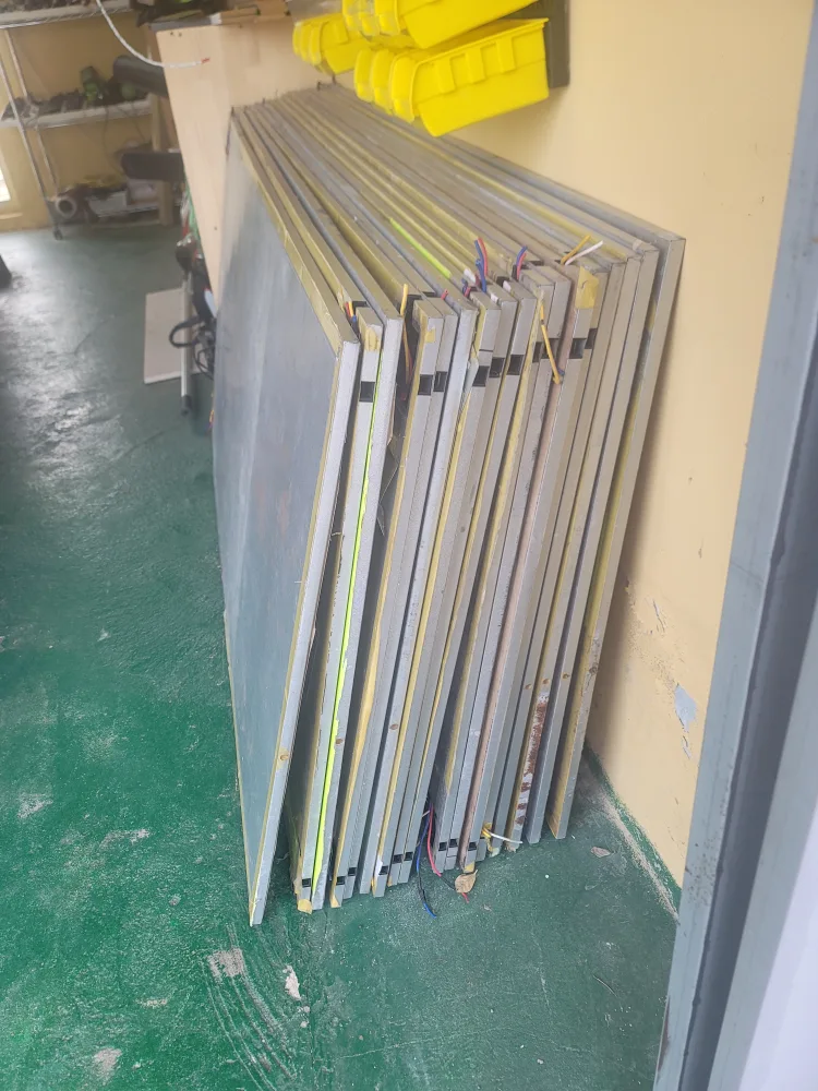 전기판넬 및 온도 조절기