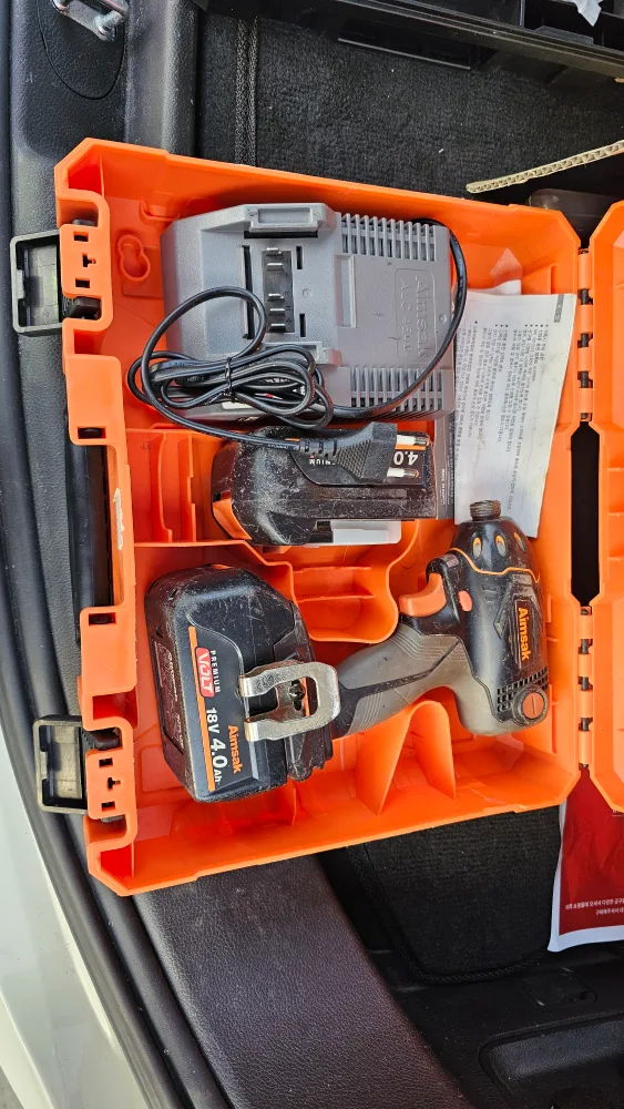 아임삭 임팩드릴 중고입니다  사용은 그리 많지 않음