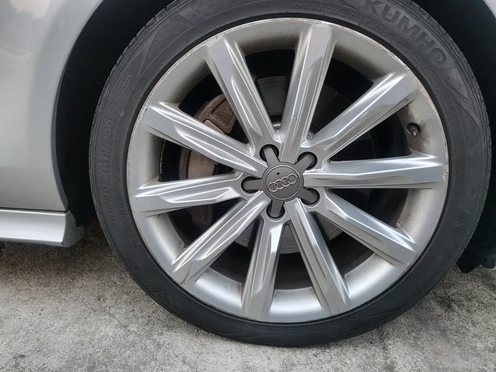 아우디 19인치 휠 4개 / 중고휠 타이어 audi A6 A7 19인치