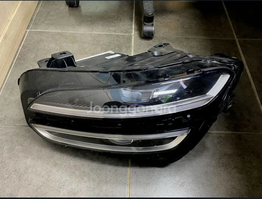 중고 G70 페이스리프트 헤드램프 좌측 팝니다