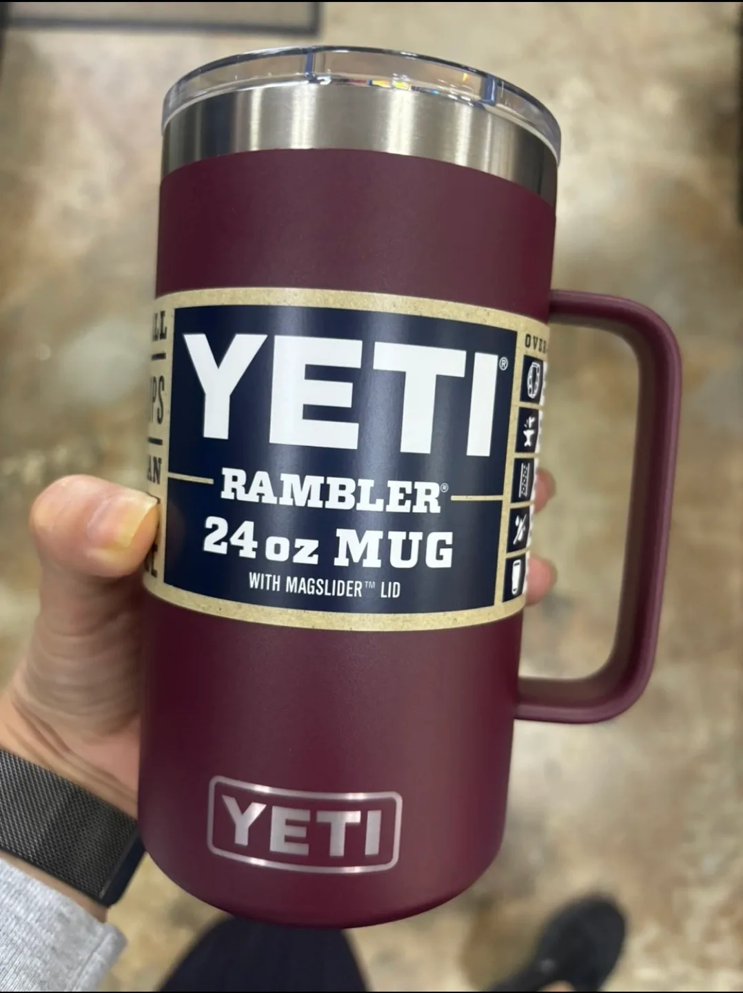 예티 24온즈 머그텀블러 새상품 판매합니다.