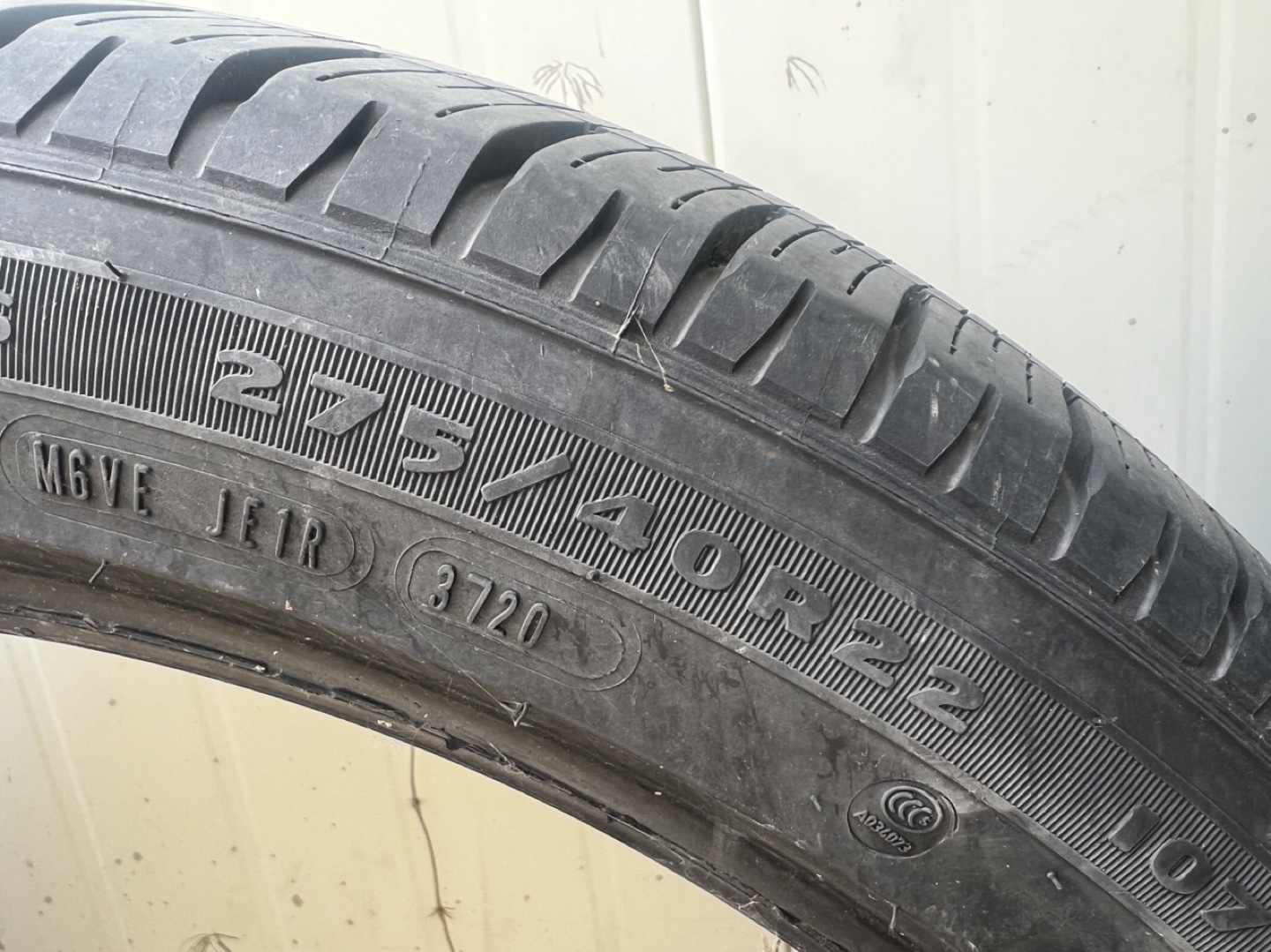 굿이어 타이어 판매합니다.