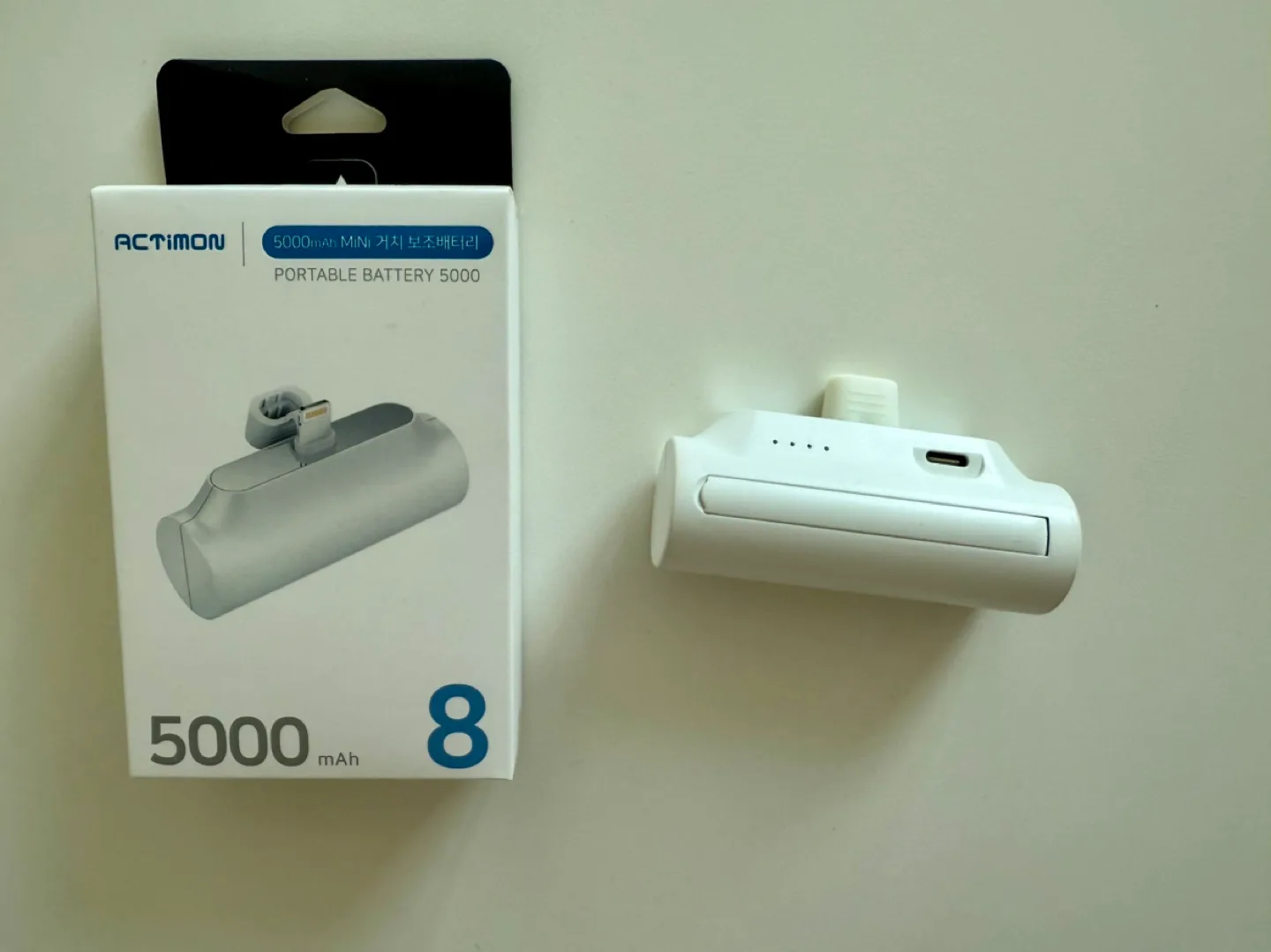액티몬 8핀 보조배터리 5000