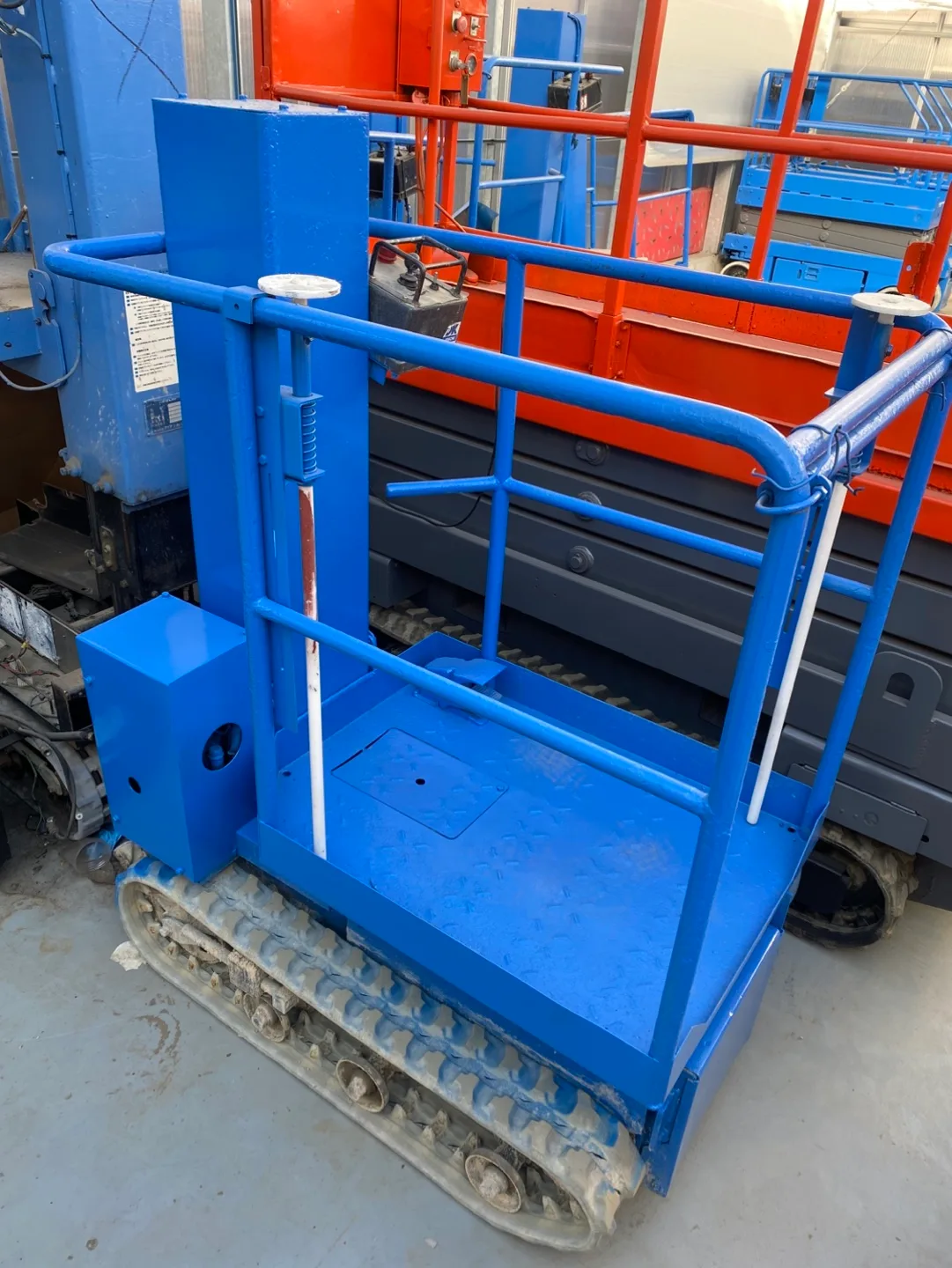 AICHI RM04B 4M 궤도형 중고 고소작업대 – 300만원