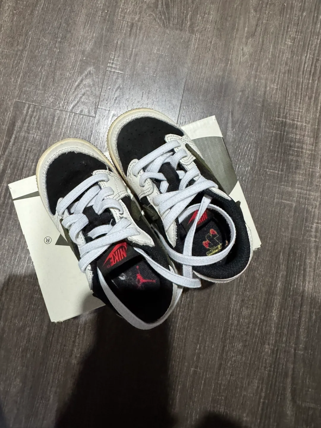 (중고) 130사이즈 조던1 트래비스 스캇 미디움 올리브 TD 7C