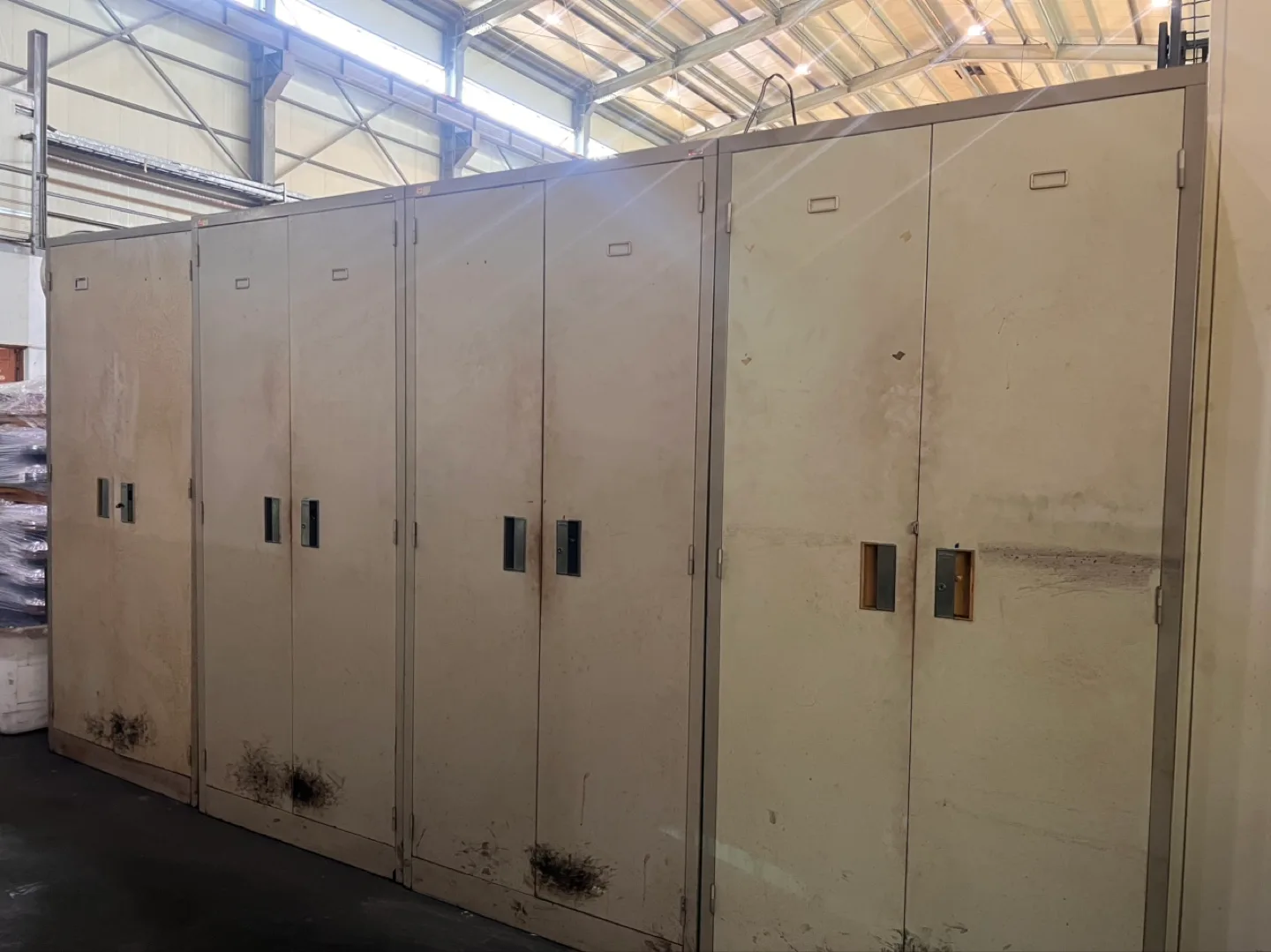 중고 금속 캐비닛 4개