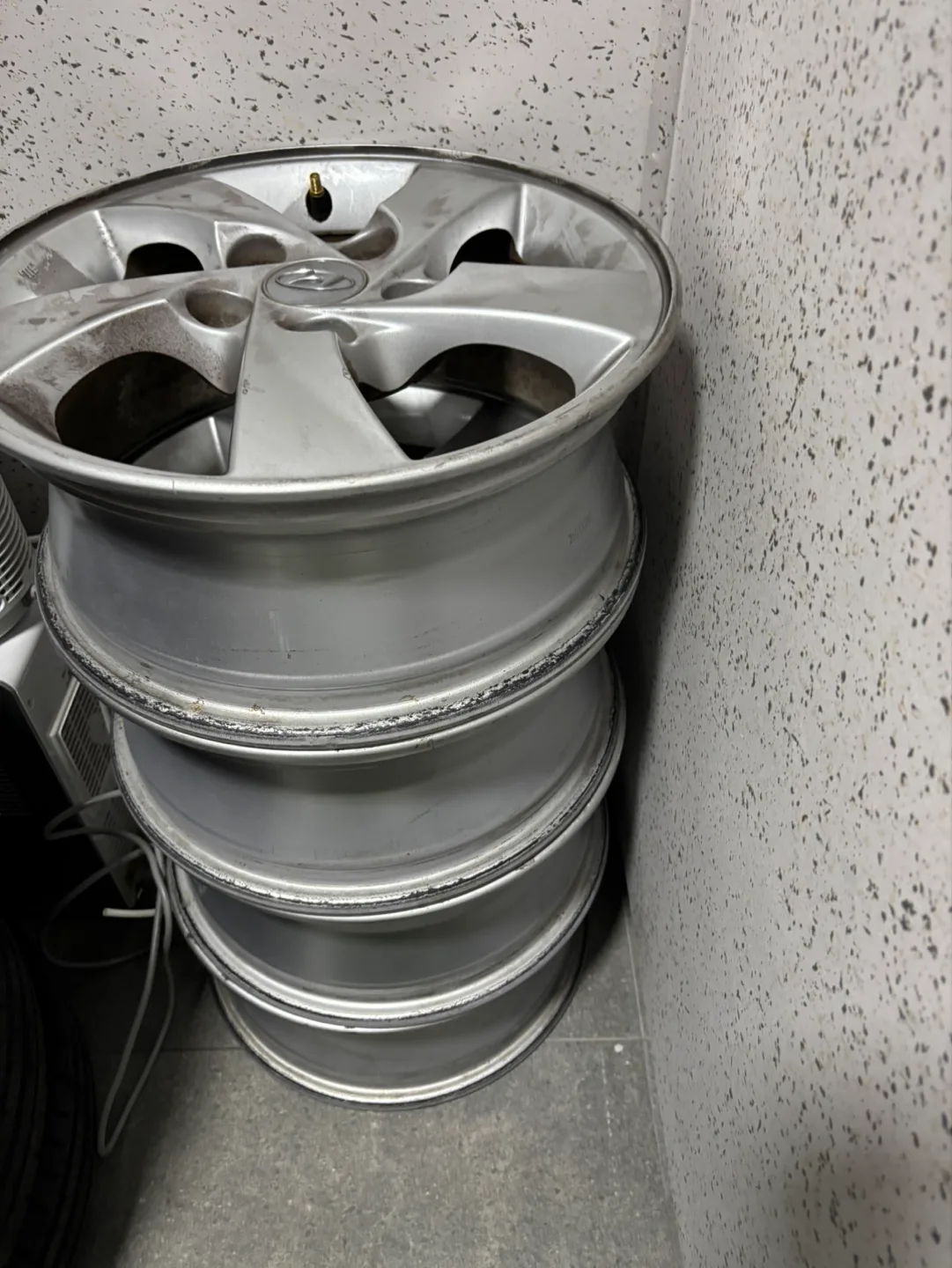 15인치 중고힐저렴하게 팔아요