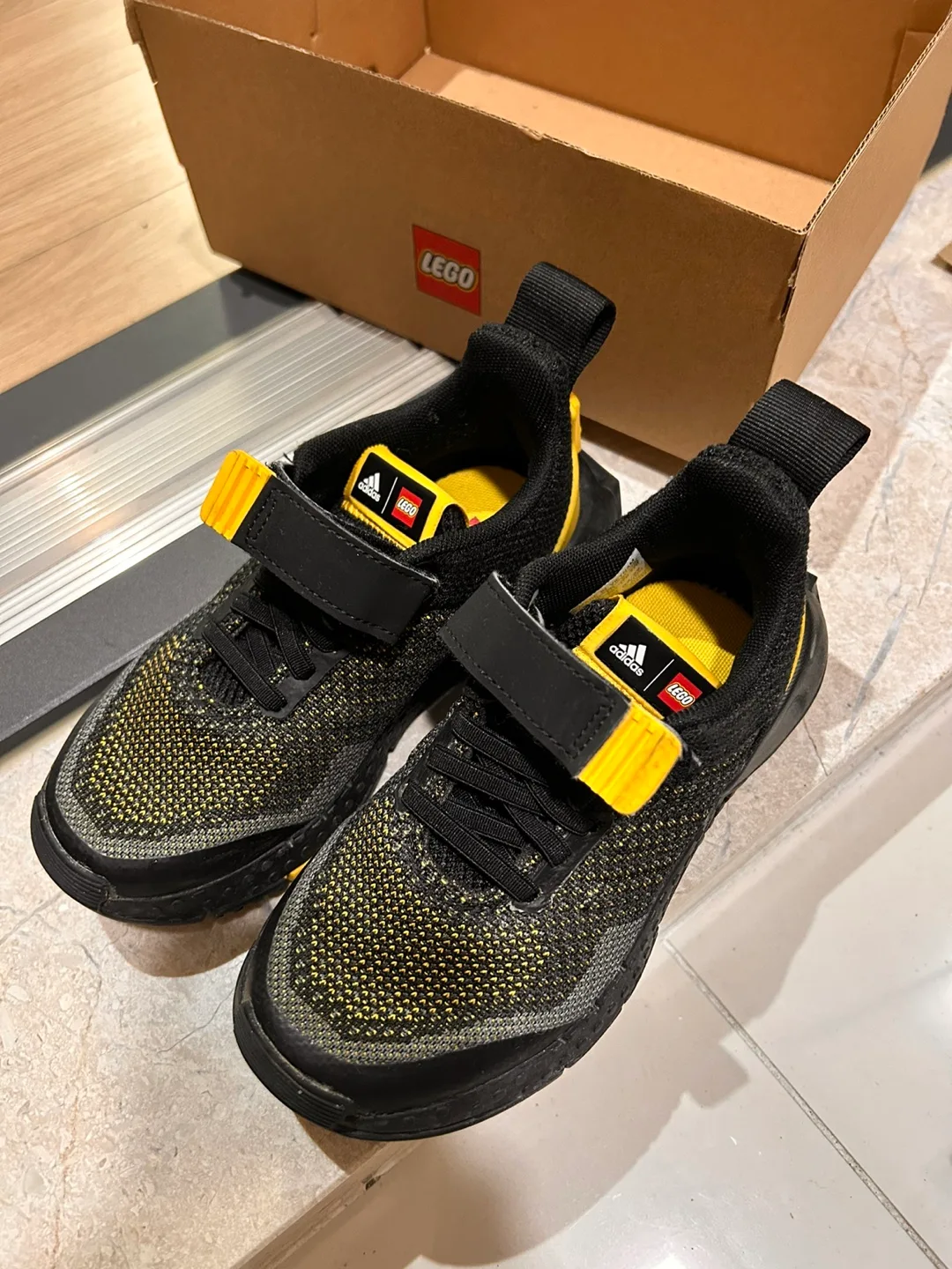 중고) 아디다스 레고 운동화 170 GW8124