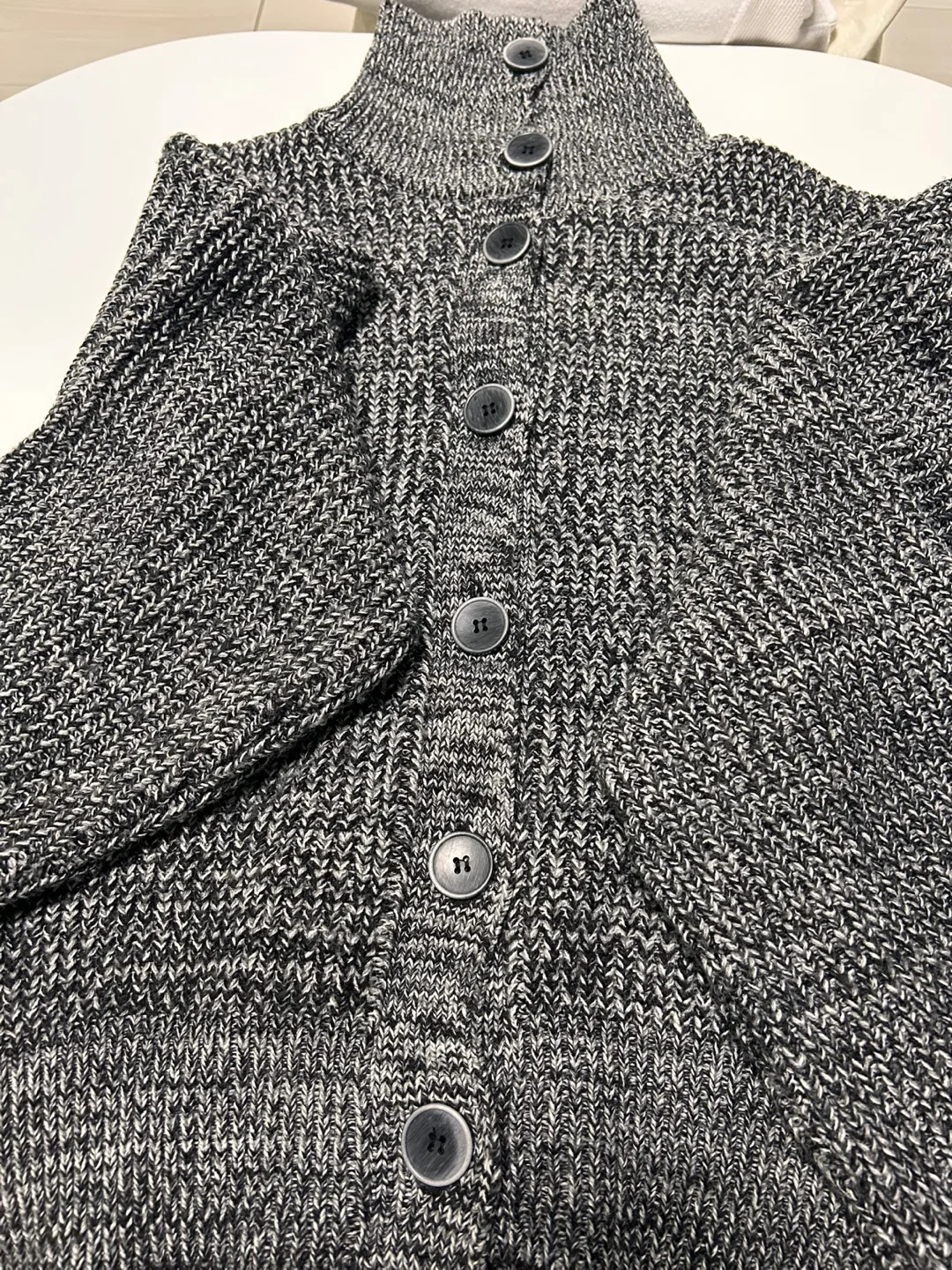 목까지 따듯한 니트 가디건