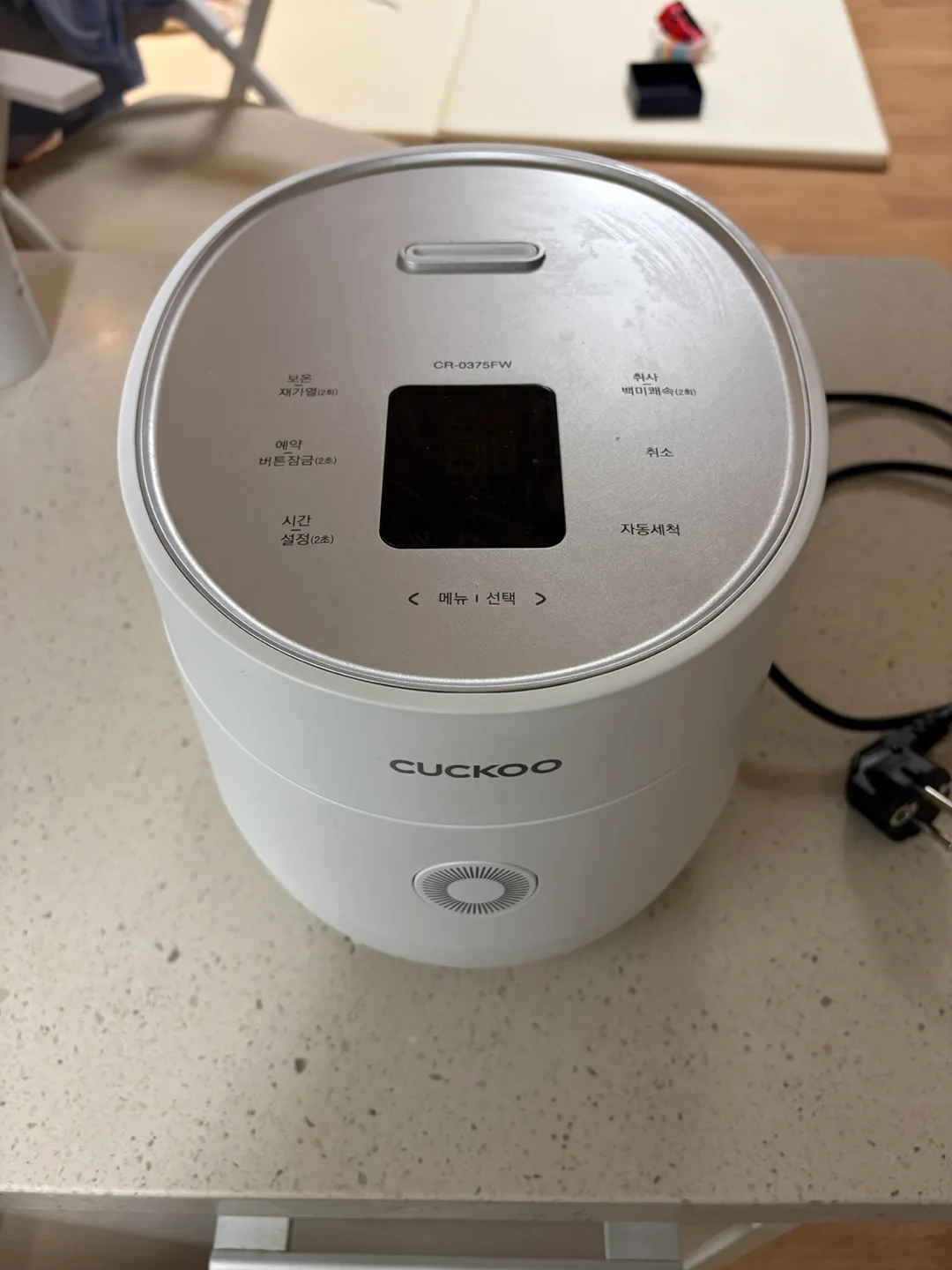 쿠쿠 밥솥 3인용 (실사용 8개월)