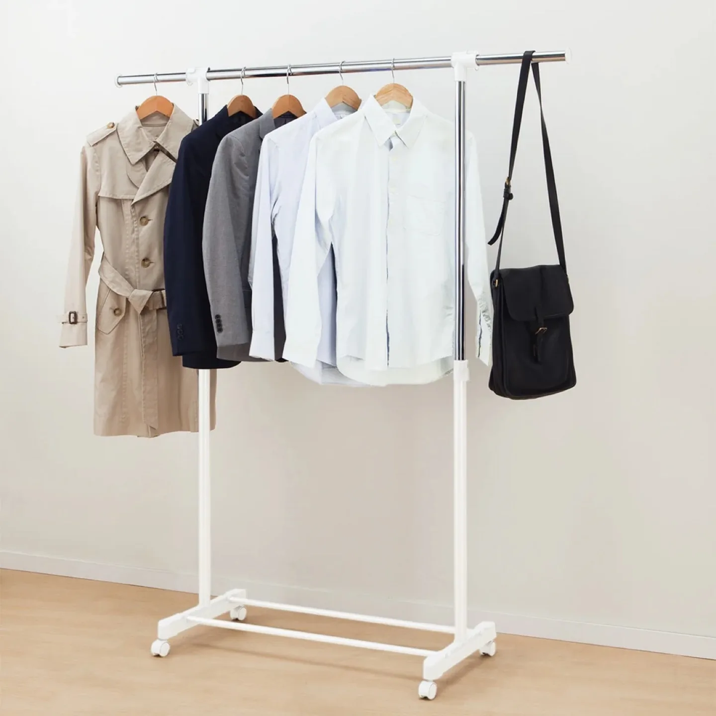 니토리 행거 랙 새제품 판매합니다 (구매시 중고 1세트 함께 드림)