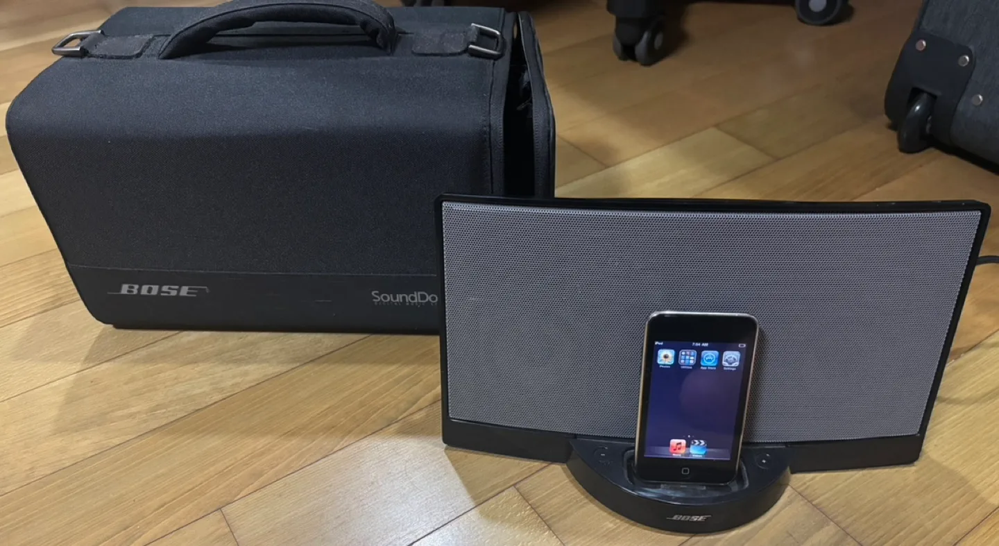BOSE SoundDock 스피커 + 아이팟 터치 + 아이팟 충전기