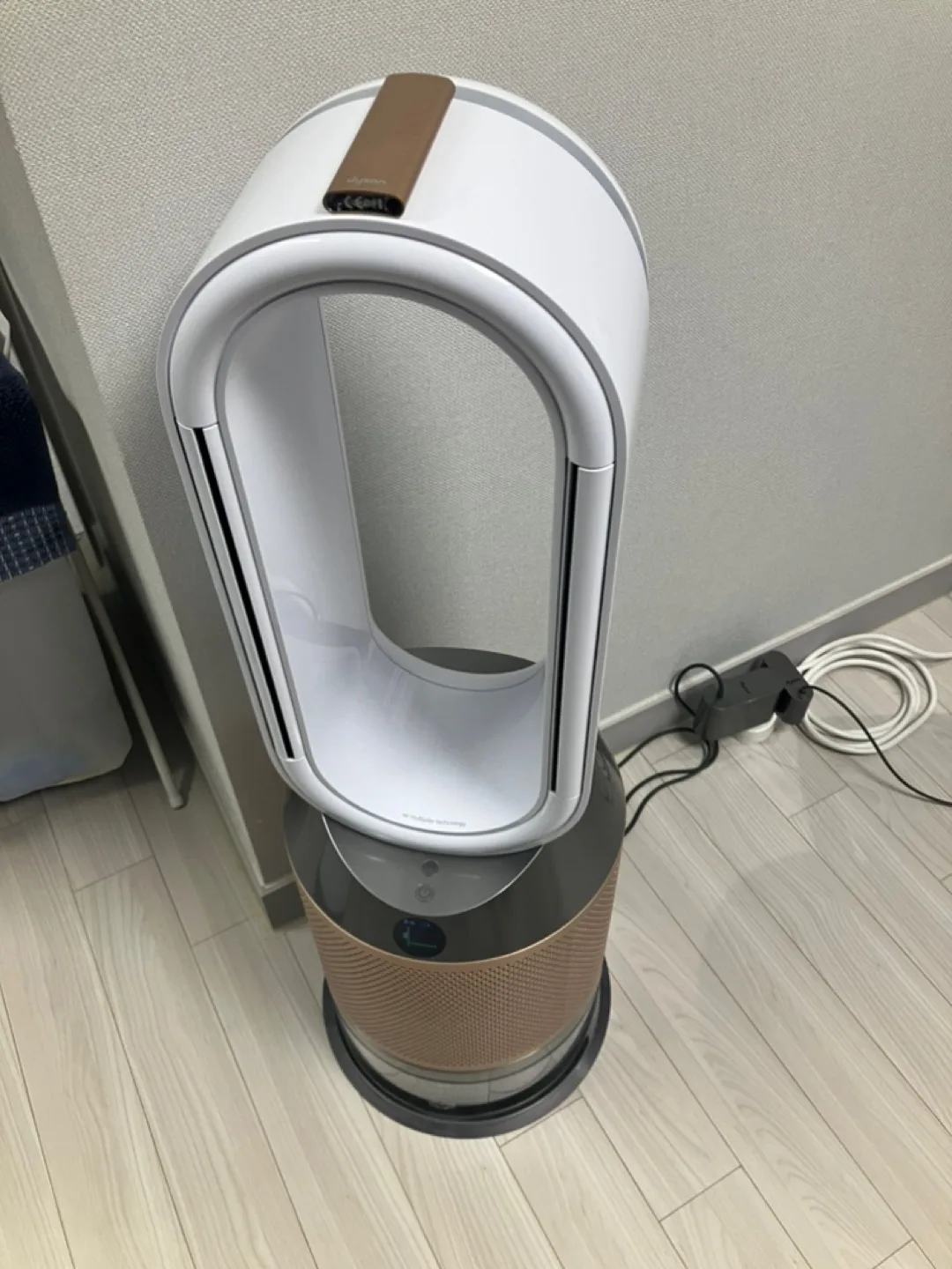 다이슨 휴미디파이+쿨 포름알데히드 가습 공기청정기(화이트/골드) 팝니다