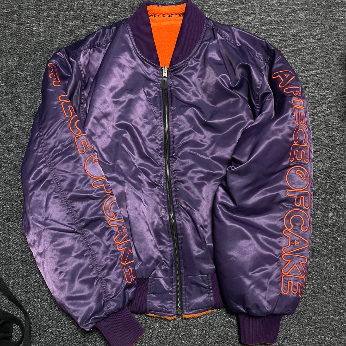 [F] 어피스오브케이크 리버시블 자켓