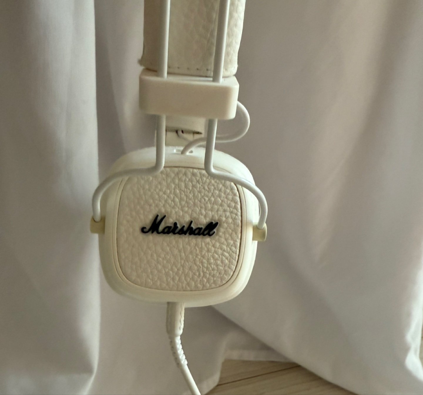 마샬 메이저 III 화이트 헤드폰