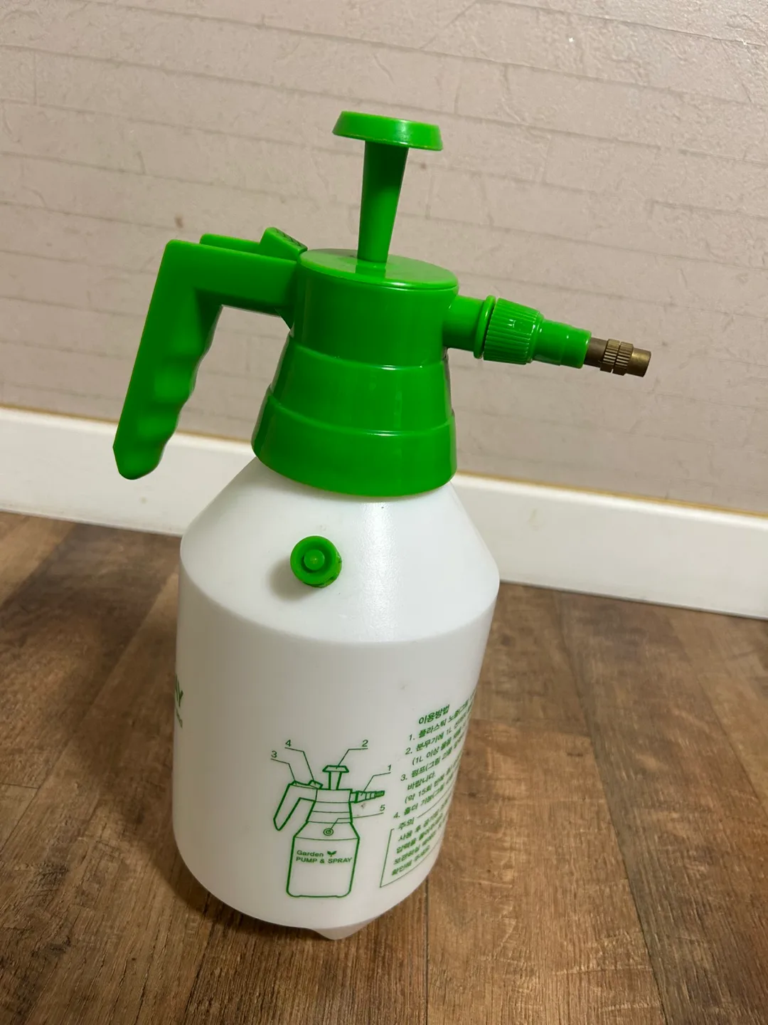 다이소 압축 분무기 1.5L (중고)