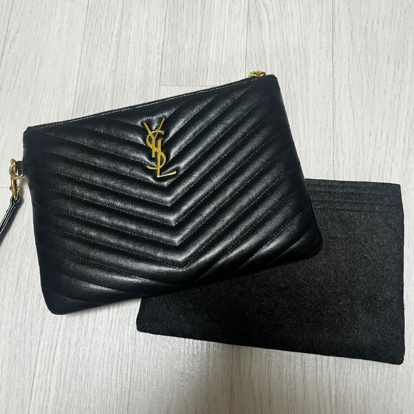 (중고)생로랑 퀼팅 클러치