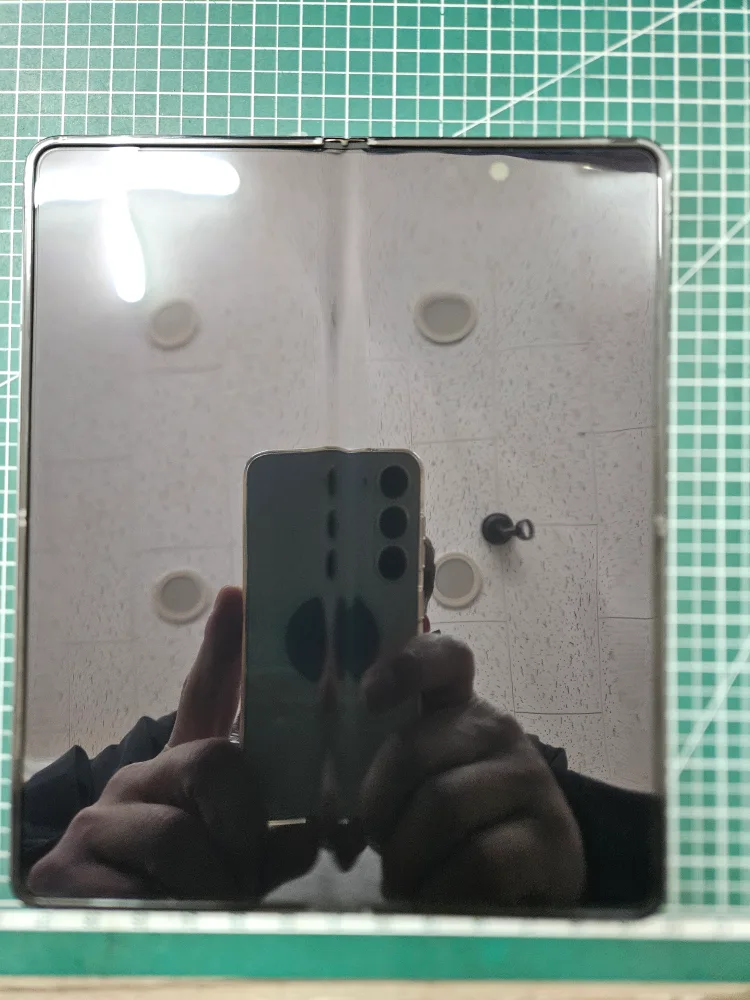 Z폴더4256GB 새거같은 중고!