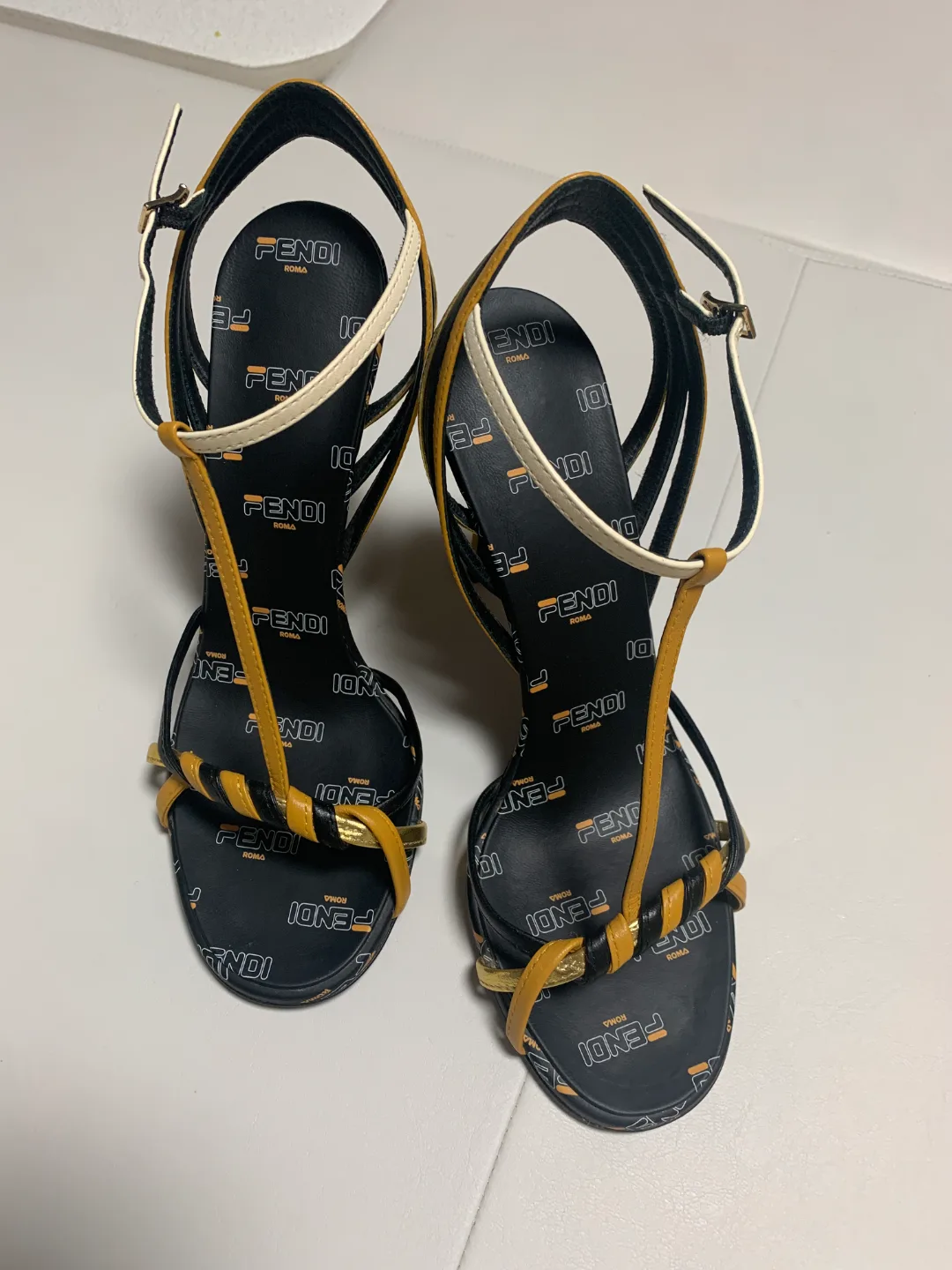 fendi 구두(여자사이즈 38)(중고명품) 펜디