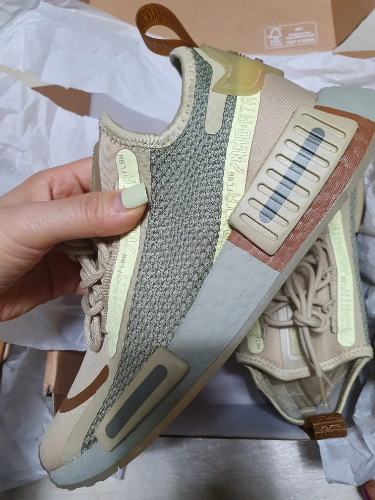 아디다스 230 운동화 봄여름가을 소재