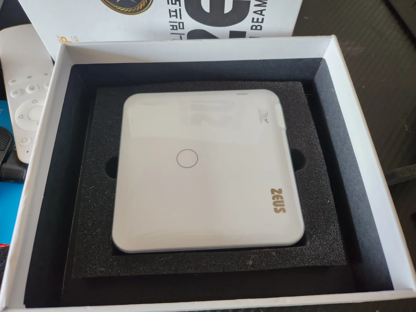 제우스 A300N 미니빔프로젝터