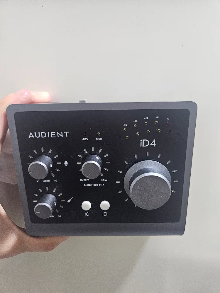 오디언트 id4 오디오 인터페이스 중고판매합니다