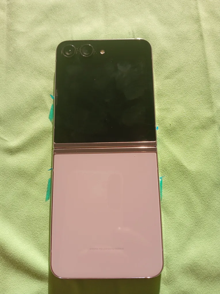 z플립5 4월7일. 완전 수리라. 중고지만 새거