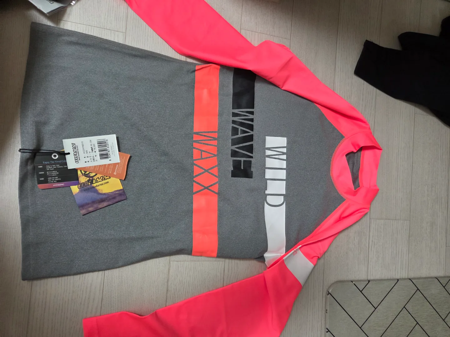 WAXX 래쉬가드 여성 래쉬가드 새상품 팝니다