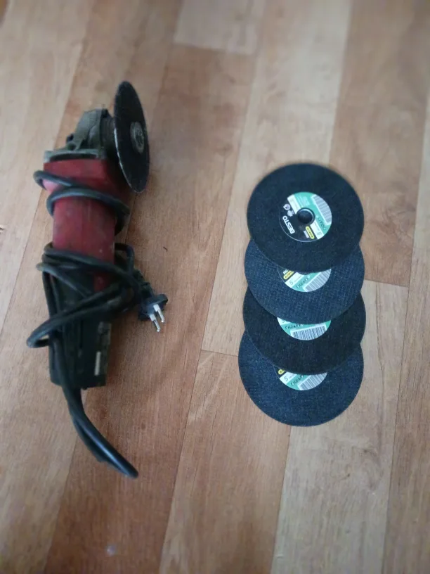 220그라인더날7개포함중고라도새것같읍니다