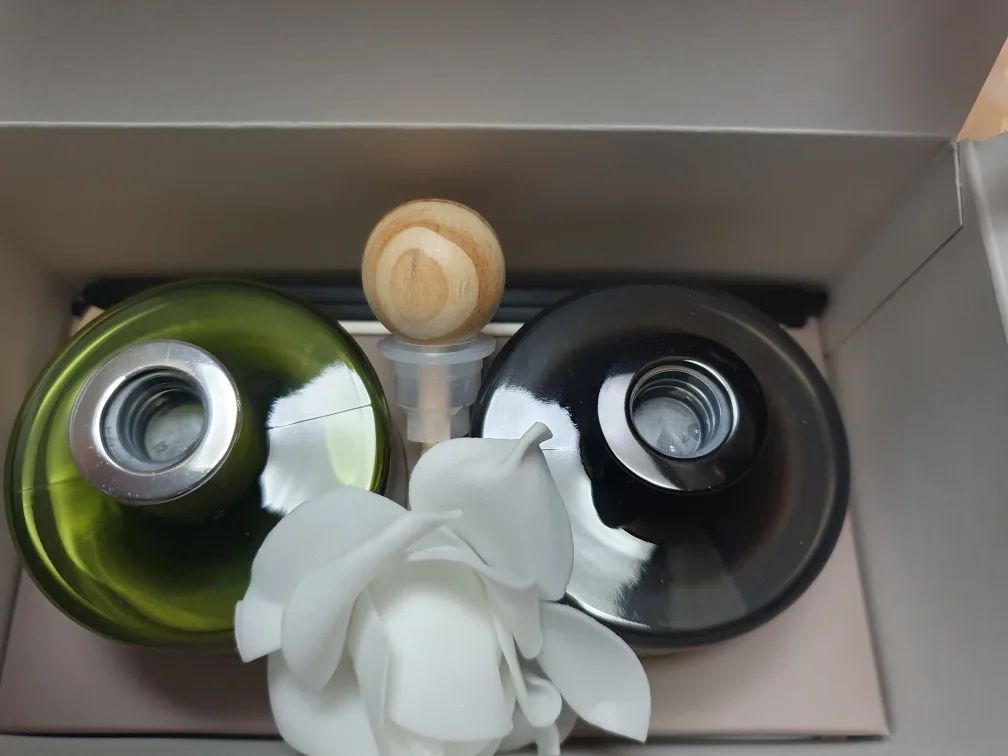 새제품) 피오르니 아로마 차량용 디퓨저