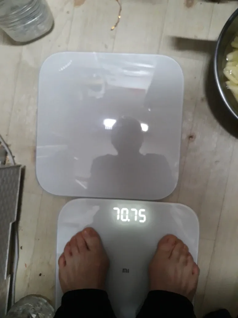 샤오미 체중계 둘  ㅡ 각각 5천(판매됨), 4천