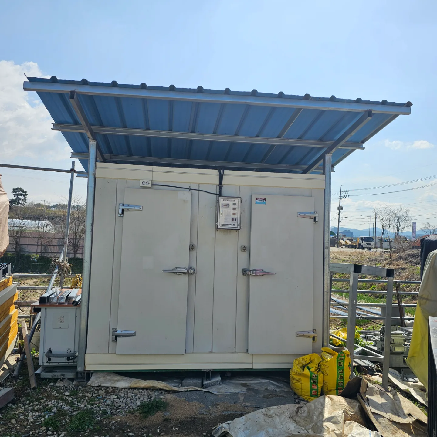 중고저장창고 판매합니다