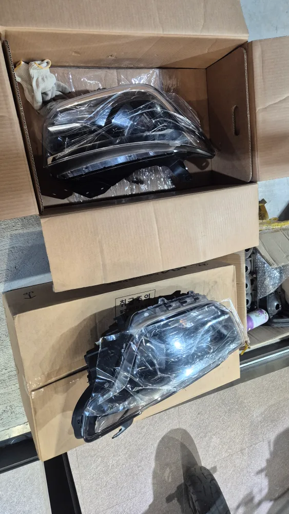 스타렉스 헤드라이트 중고