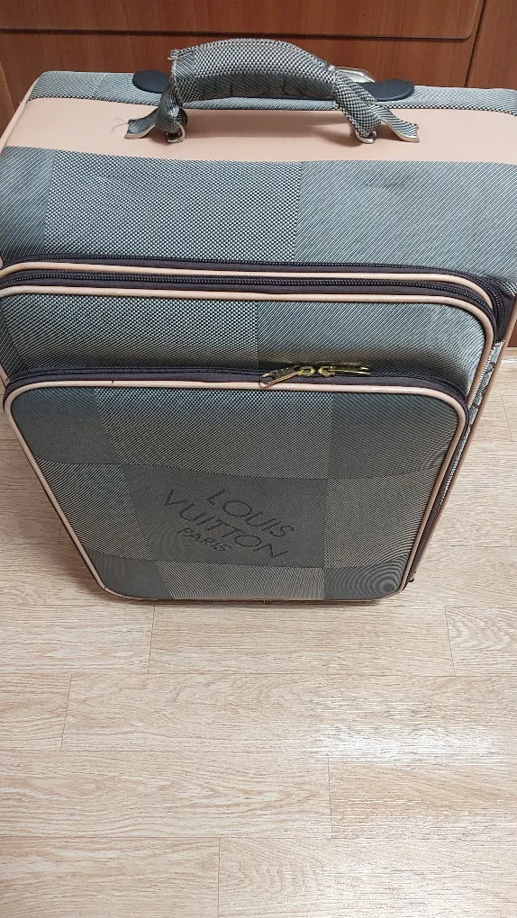 새것같은 중고.크기 64,34.