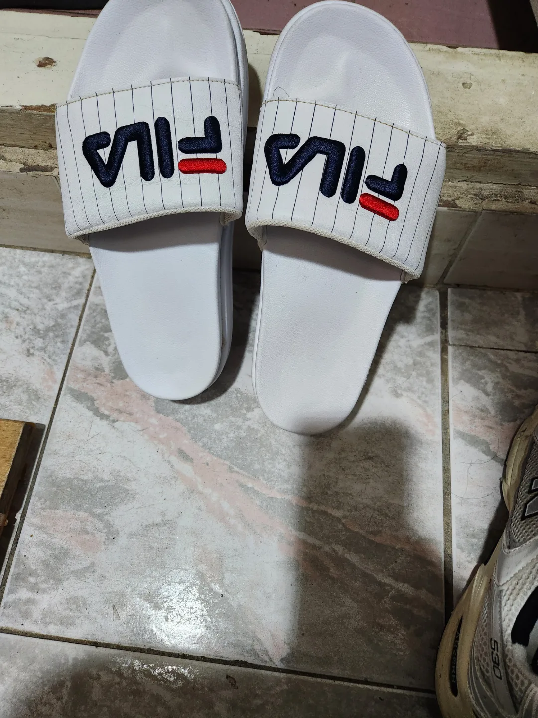 휠라 슬리퍼  중고240미리 2만