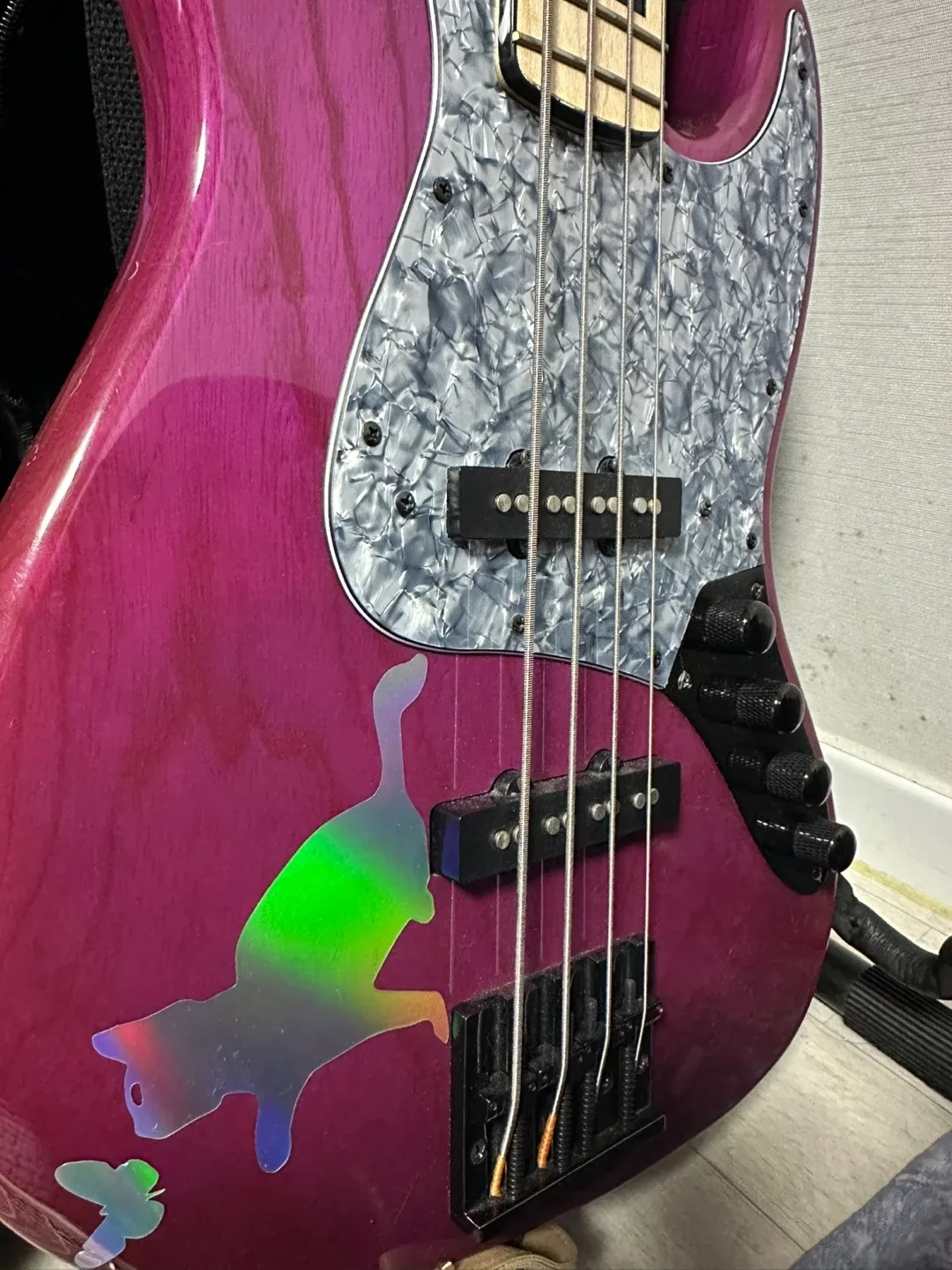 스윙 재즈 베이스기타