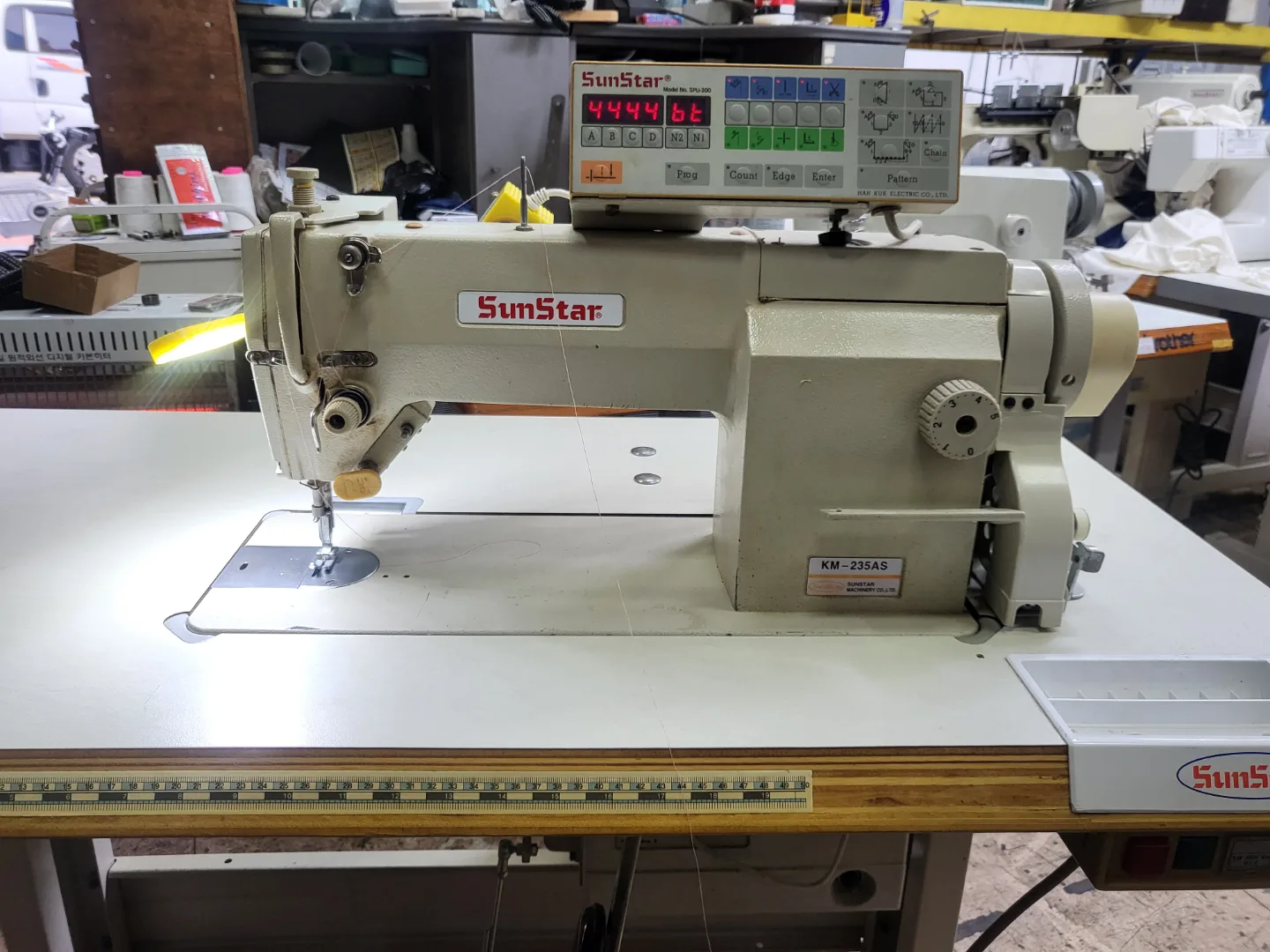 오늘만 38만원 미싱 중고미싱 공업용미싱 썬스타. 235AS 무소음 속도조절 상태좋아요