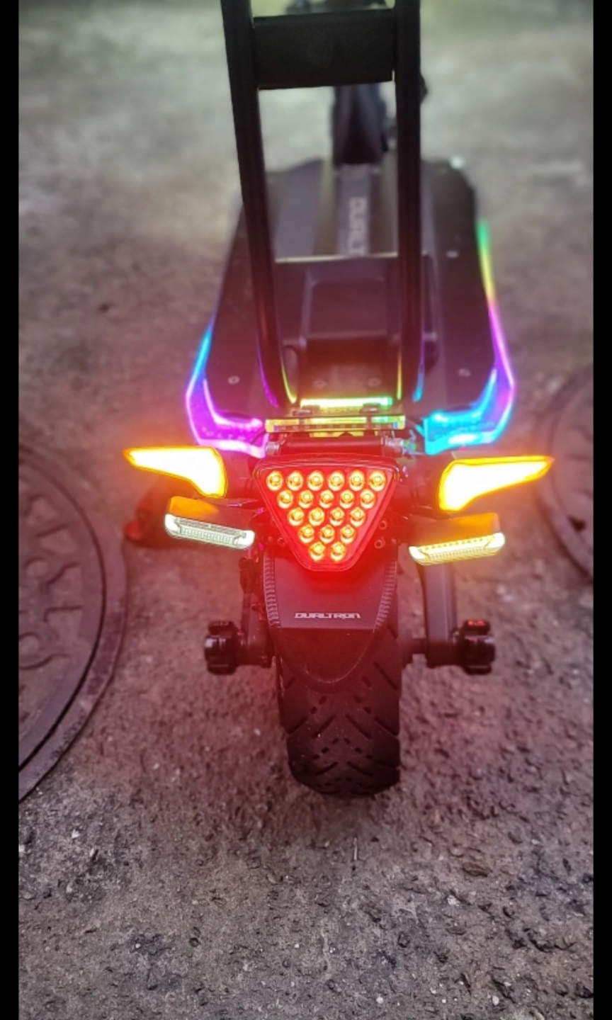 듀얼트론 전동킥보드 팝니다