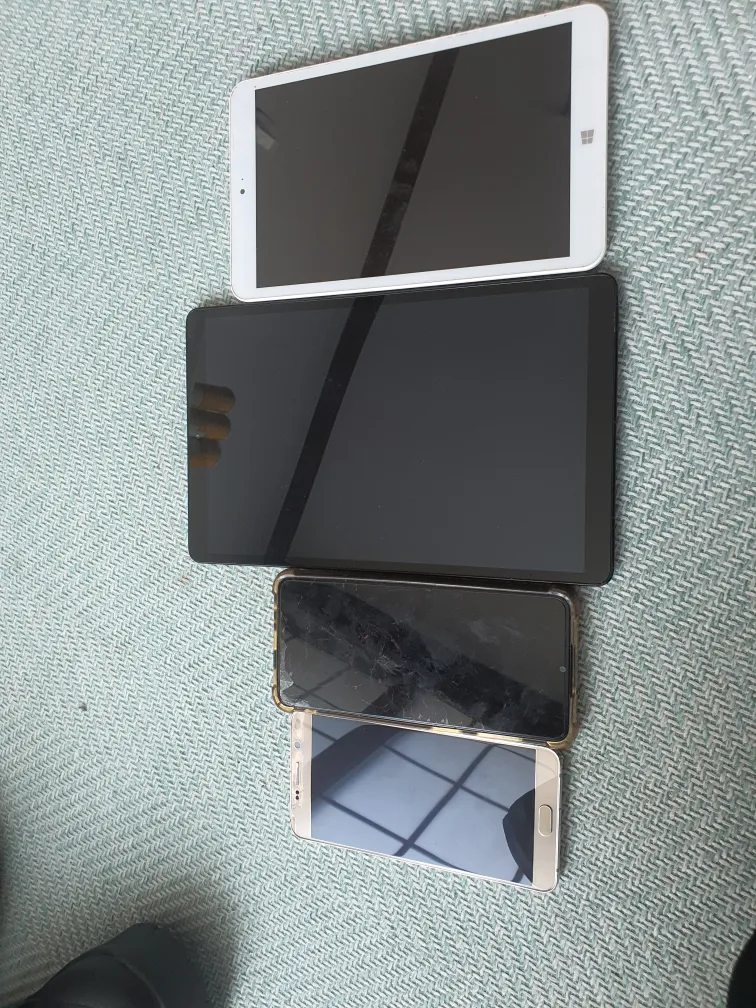 중고 태블릿, 스마트폰 4대 작동 안됩니다